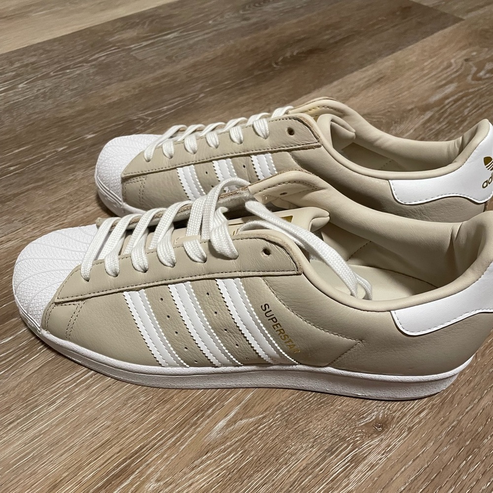 ADIDAS SUPERSTAR IN BEIGE- BRAND NEW
